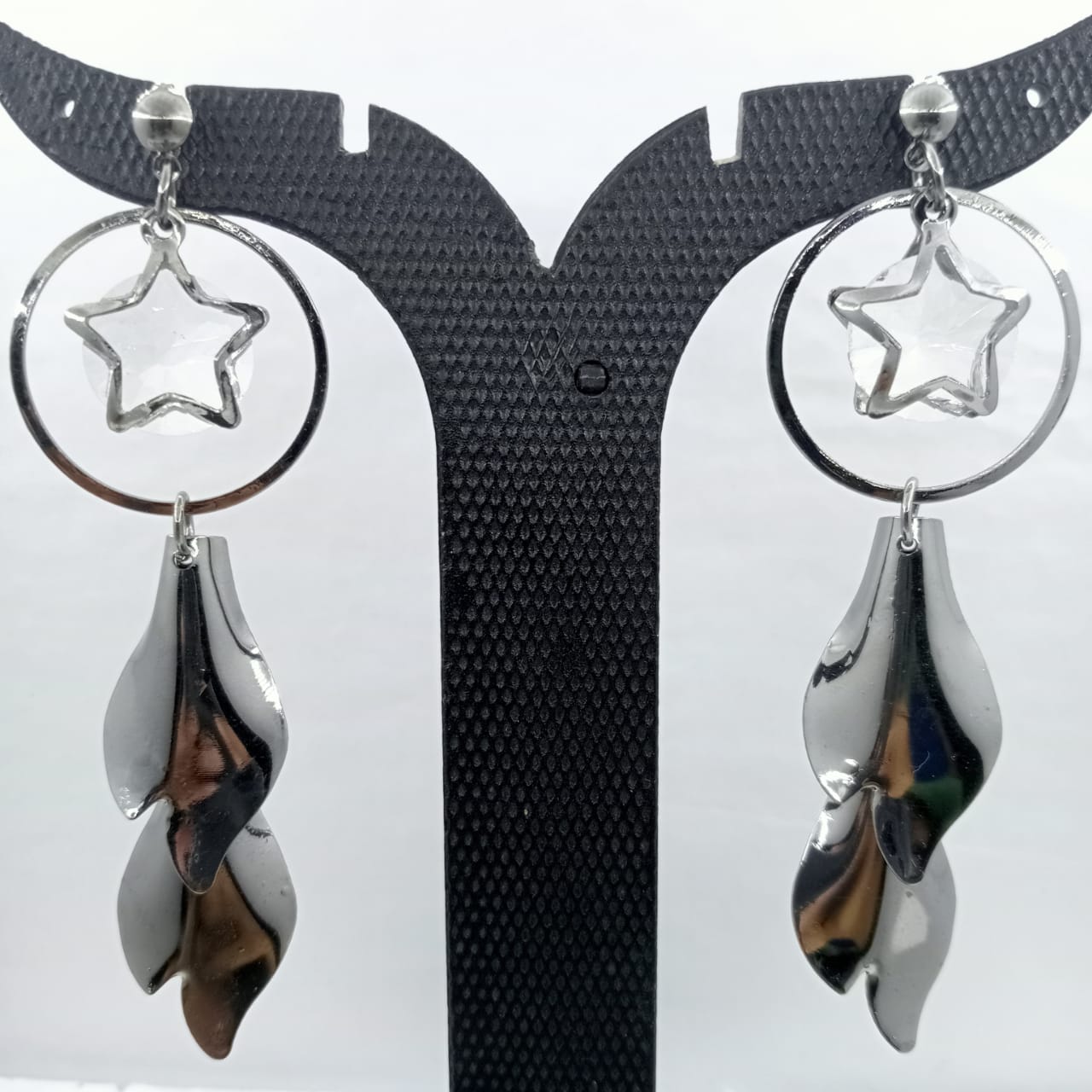 Women's Beautiful Stars and Leaves Earrings (Black)